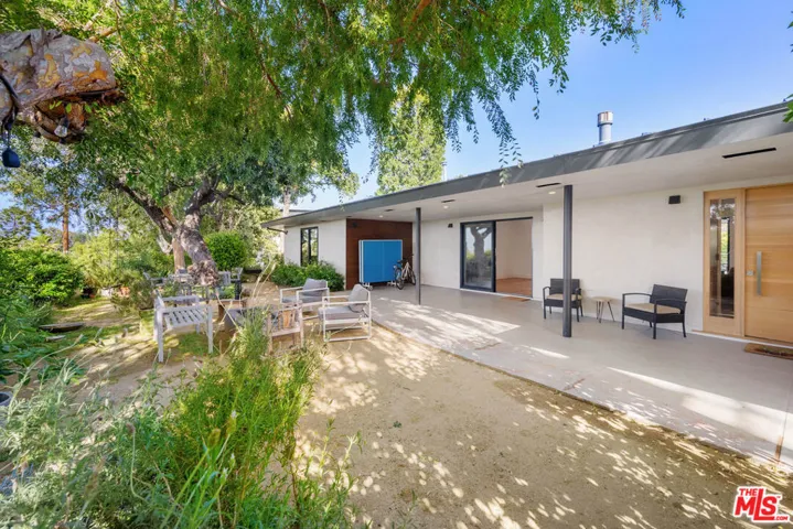 11460 Laurelcrest Road, Studio City, California 91604