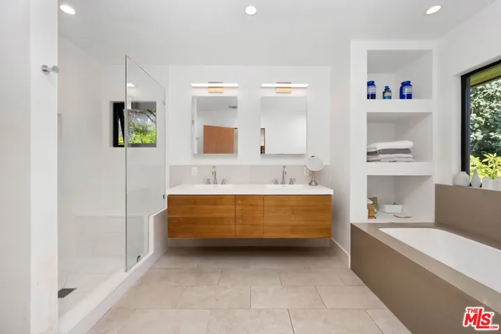 11460 Laurelcrest Road, Studio City, California 91604