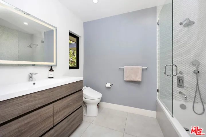 11460 Laurelcrest Road, Studio City, California 91604