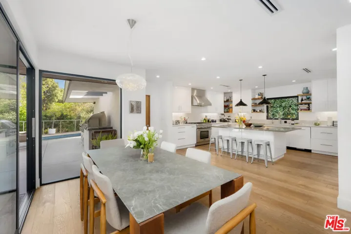 11460 Laurelcrest Road, Studio City, California 91604