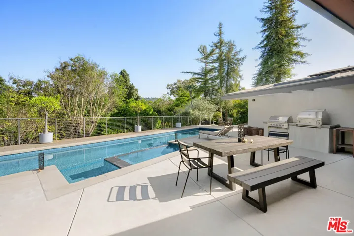 11460 Laurelcrest Road, Studio City, California 91604