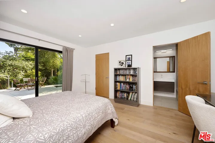 11460 Laurelcrest Road, Studio City, California 91604