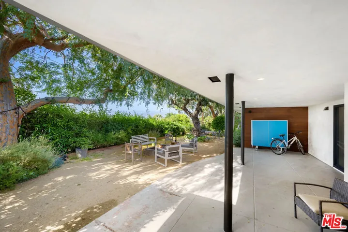 11460 Laurelcrest Road, Studio City, California 91604