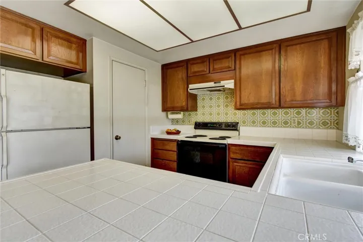 13714 Oak Crest Drive, Cerritos, California 90703