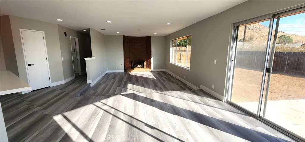 16257 Saint Timothy Road, Apple Valley, California 92307 home-pic-37