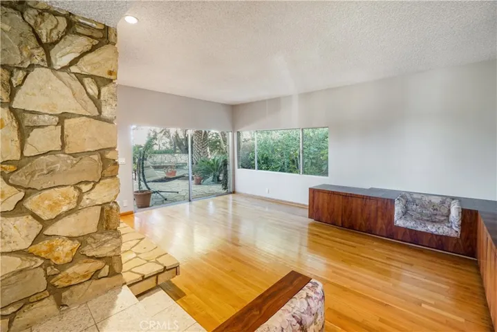 28728 Atford Drive, Rancho Palos Verdes, California 90275