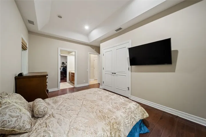 17351 Parthenia Street, Sherwood Forest, California 91325