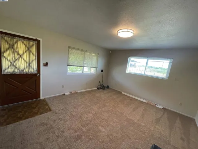 28141 Two Rivers Road, Manteca, California 95337