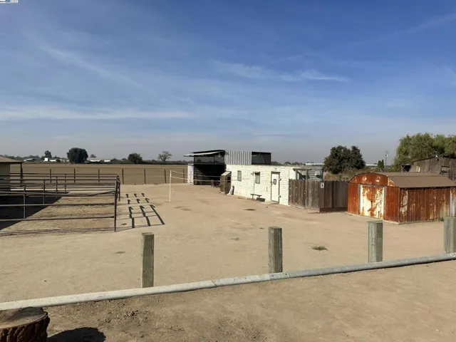 28141 Two Rivers Road, Manteca, California 95337