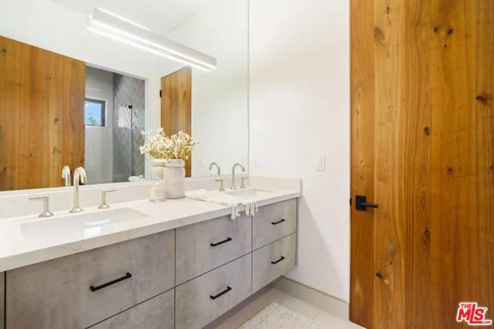 15468 Morrison Street, Sherman Oaks, California 91403