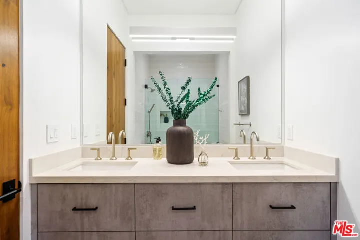 15468 Morrison Street, Sherman Oaks, California 91403