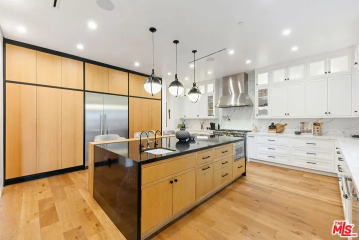 15468 Morrison Street, Sherman Oaks, California 91403
