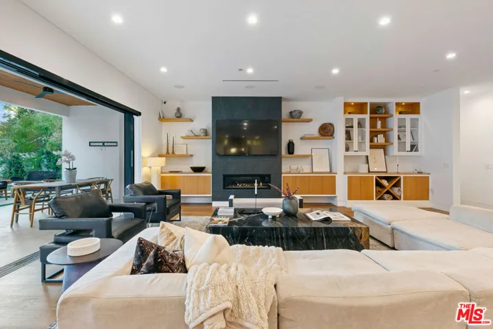 15468 Morrison Street, Sherman Oaks, California 91403