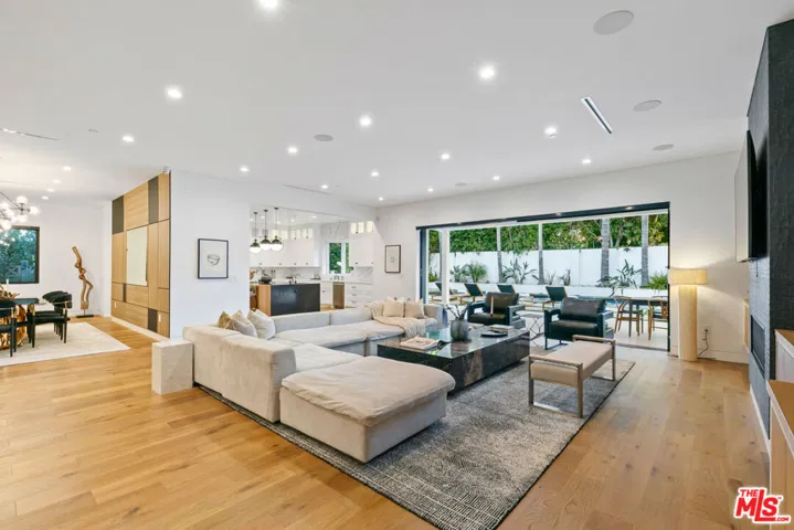 15468 Morrison Street, Sherman Oaks, California 91403