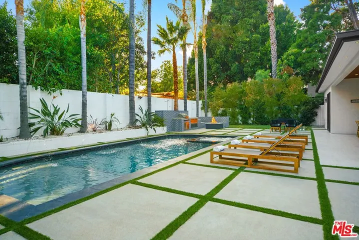 15468 Morrison Street, Sherman Oaks, California 91403
