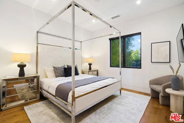 15468 Morrison Street, Sherman Oaks, California 91403