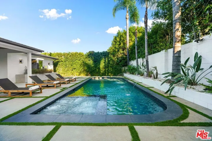 15468 Morrison Street, Sherman Oaks, California 91403