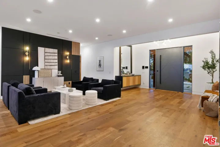 15468 Morrison Street, Sherman Oaks, California 91403