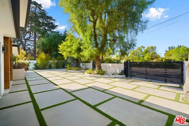 15468 Morrison Street, Sherman Oaks, California 91403