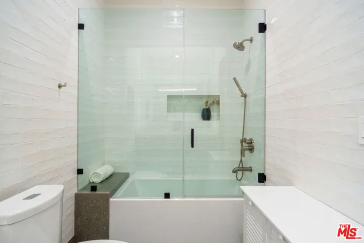15468 Morrison Street, Sherman Oaks, California 91403