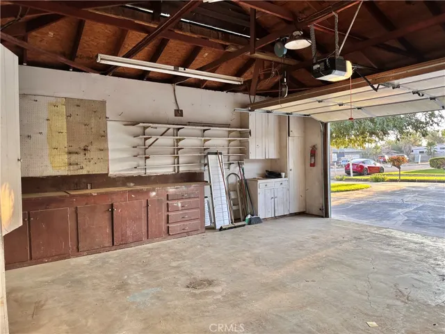 8443 Donna Way, Jurupa Valley, California 92509