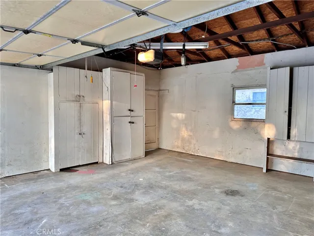 8443 Donna Way, Jurupa Valley, California 92509