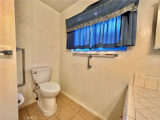 8443 Donna Way, Jurupa Valley, California 92509