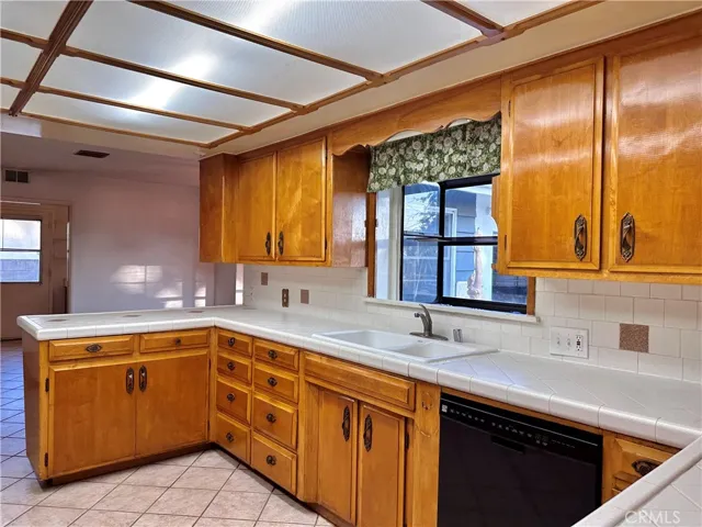 8443 Donna Way, Jurupa Valley, California 92509