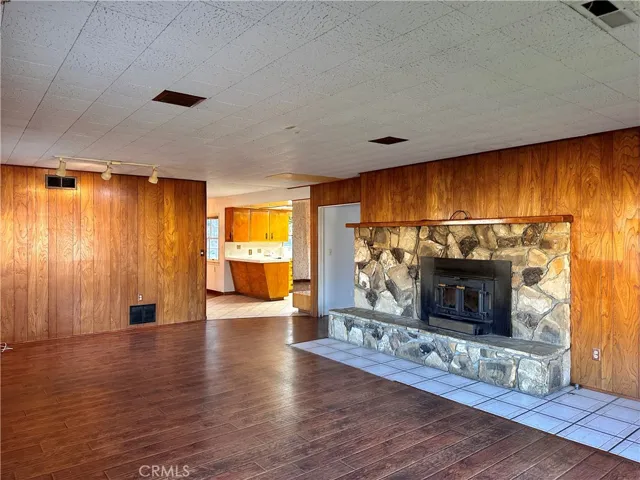 8443 Donna Way, Jurupa Valley, California 92509