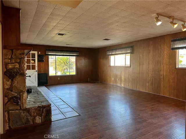 8443 Donna Way, Jurupa Valley, California 92509