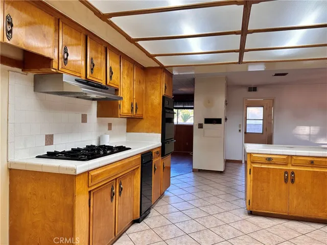 8443 Donna Way, Jurupa Valley, California 92509