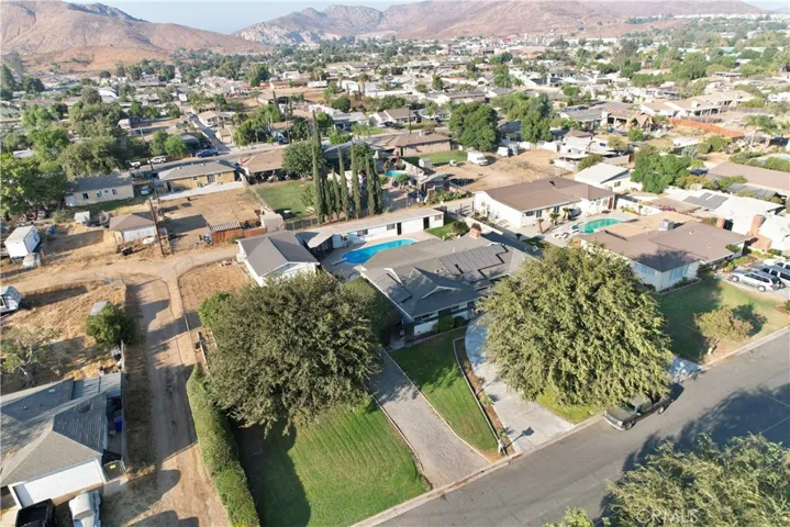 8443 Donna Way, Jurupa Valley, California 92509