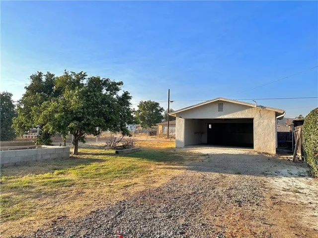 8443 Donna Way, Jurupa Valley, California 92509