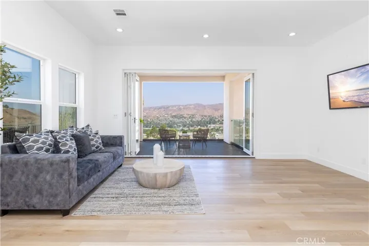 910 S Canyon Heights Drive, Anaheim Hills, California 92808