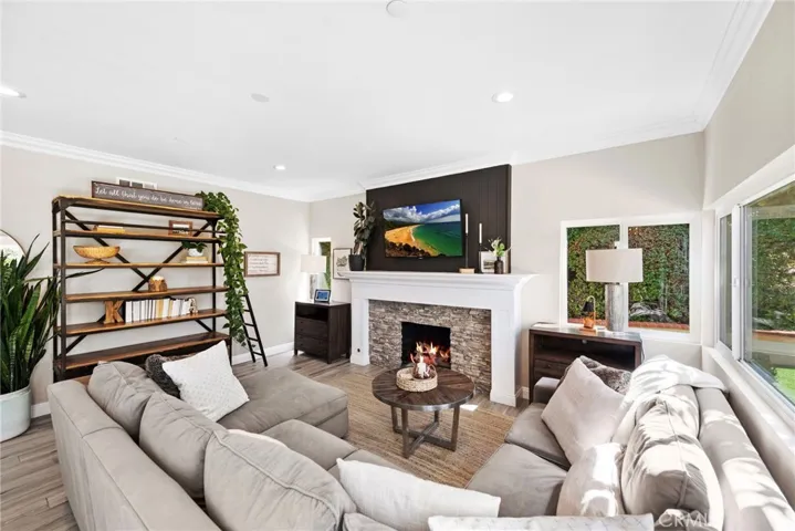 609 Calle Fierros, San Clemente, California 92673