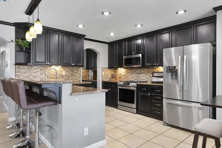 2142 Woodbine Avenue, Manteca, California 95337