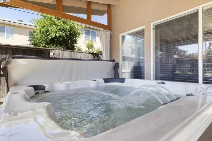 2142 Woodbine Avenue, Manteca, California 95337