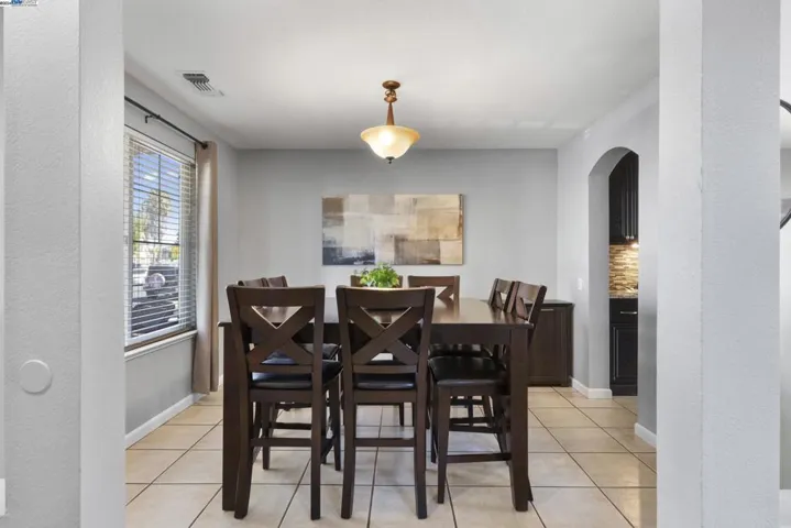 2142 Woodbine Avenue, Manteca, California 95337