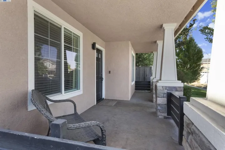 2142 Woodbine Avenue, Manteca, California 95337