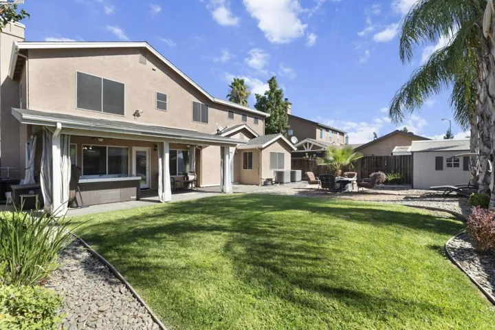2142 Woodbine Avenue, Manteca, California 95337