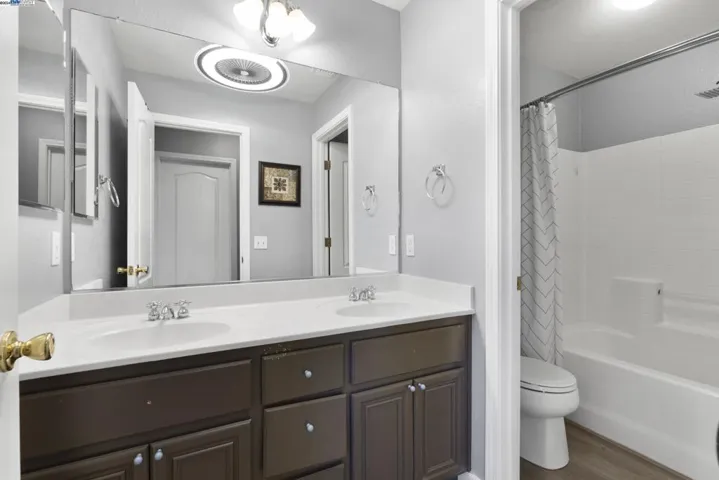 2142 Woodbine Avenue, Manteca, California 95337