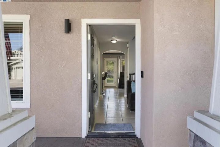 2142 Woodbine Avenue, Manteca, California 95337