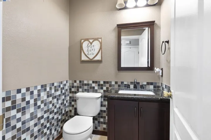 2142 Woodbine Avenue, Manteca, California 95337