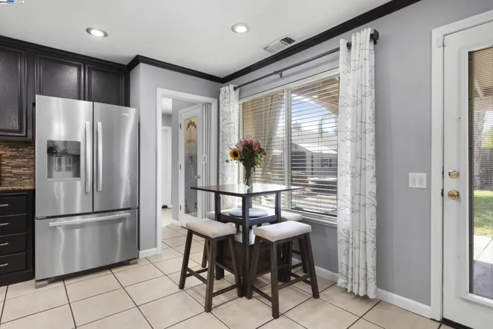 2142 Woodbine Avenue, Manteca, California 95337