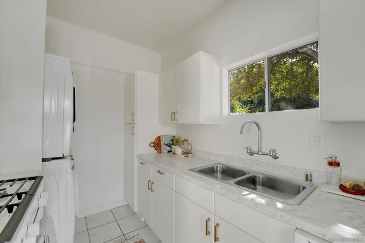 7444 Draper Ave, La Jolla, California 92037