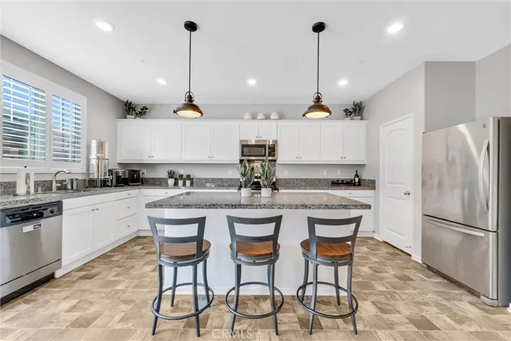 5023 Oak Moss Avenue, Fontana, California 92336