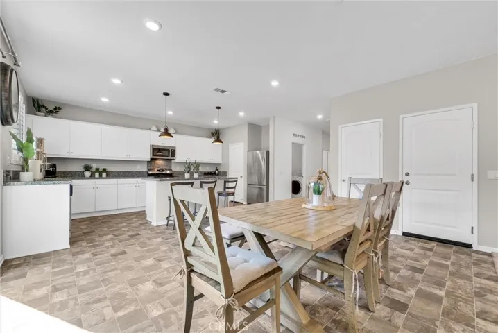 5023 Oak Moss Avenue, Fontana, California 92336