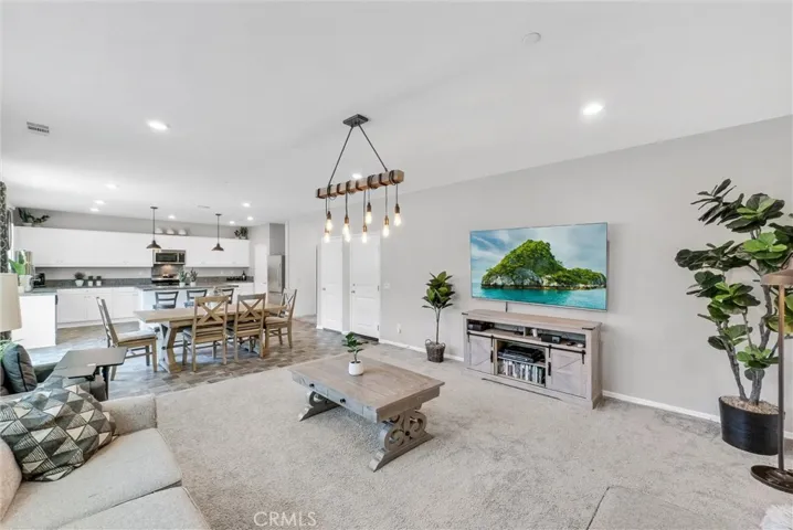 5023 Oak Moss Avenue, Fontana, California 92336