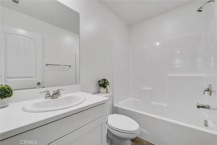 5023 Oak Moss Avenue, Fontana, California 92336