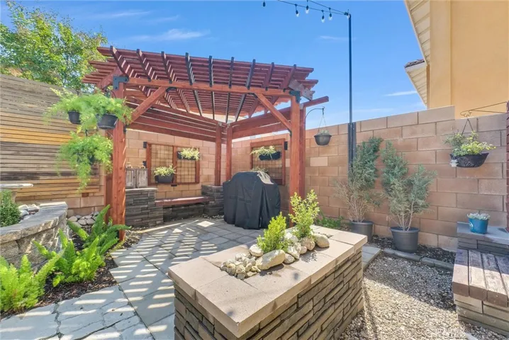5023 Oak Moss Avenue, Fontana, California 92336